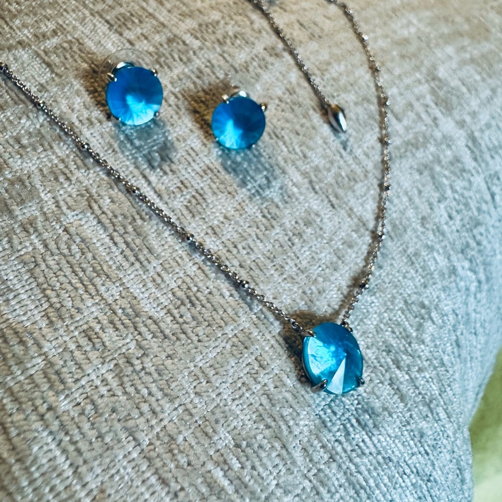 Kendra Scott Jolie Necklace and Earring Set